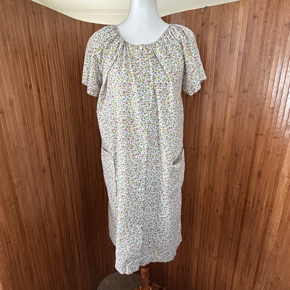 Vintage 70s Ditsy Floral House Dress Snap Front Duster